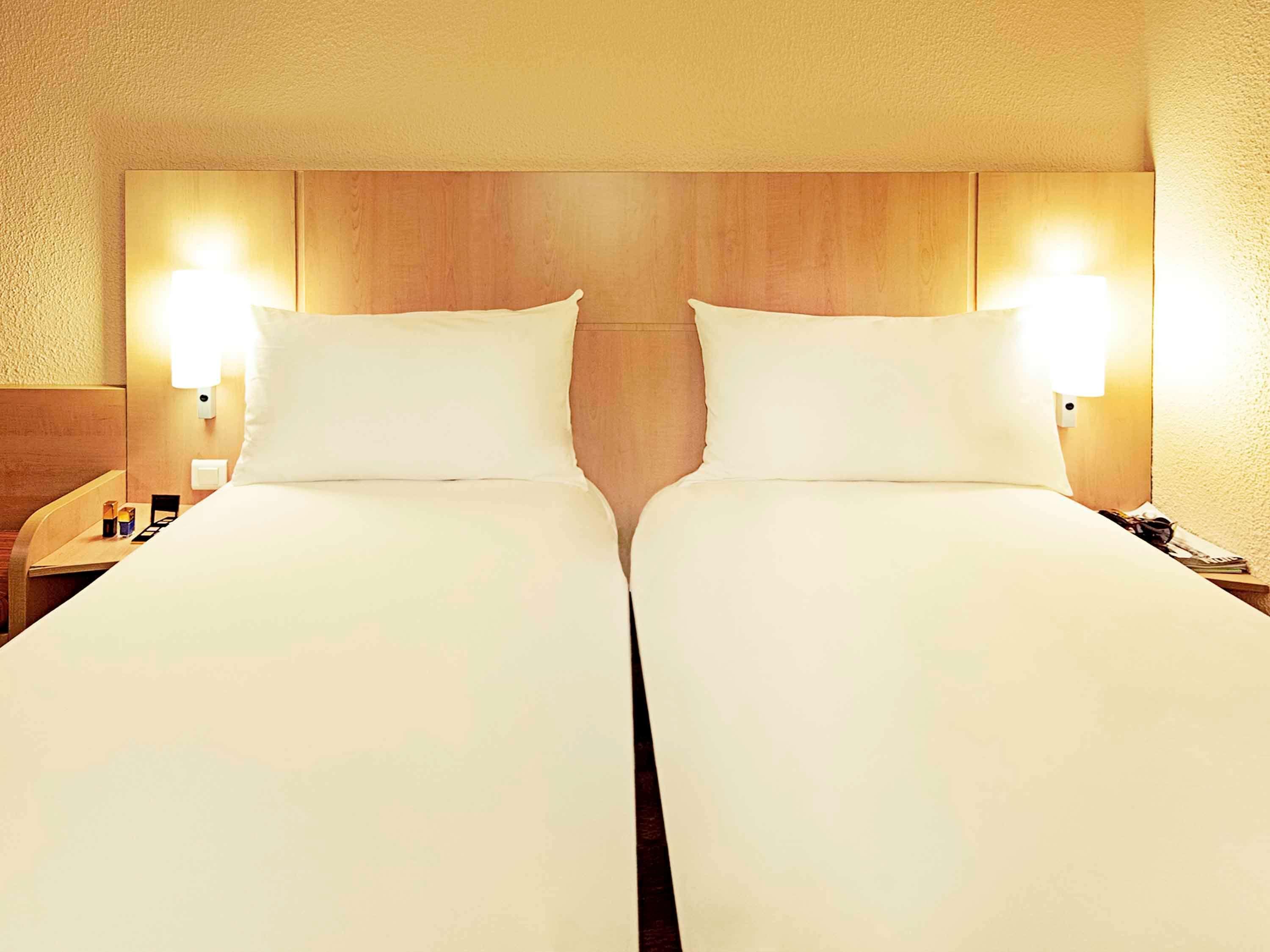 Hotel Ibis Nantes Centre Tour Bretagne Zewnętrze zdjęcie