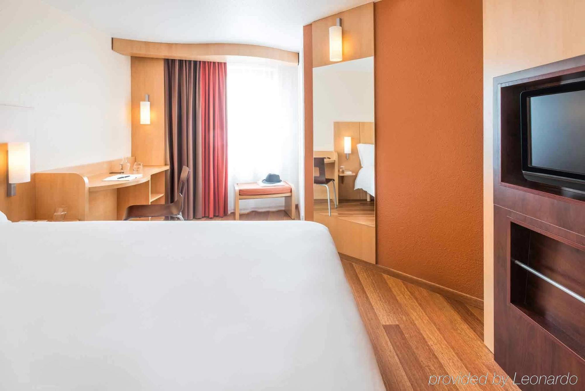 Hotel Ibis Nantes Centre Tour Bretagne Zewnętrze zdjęcie