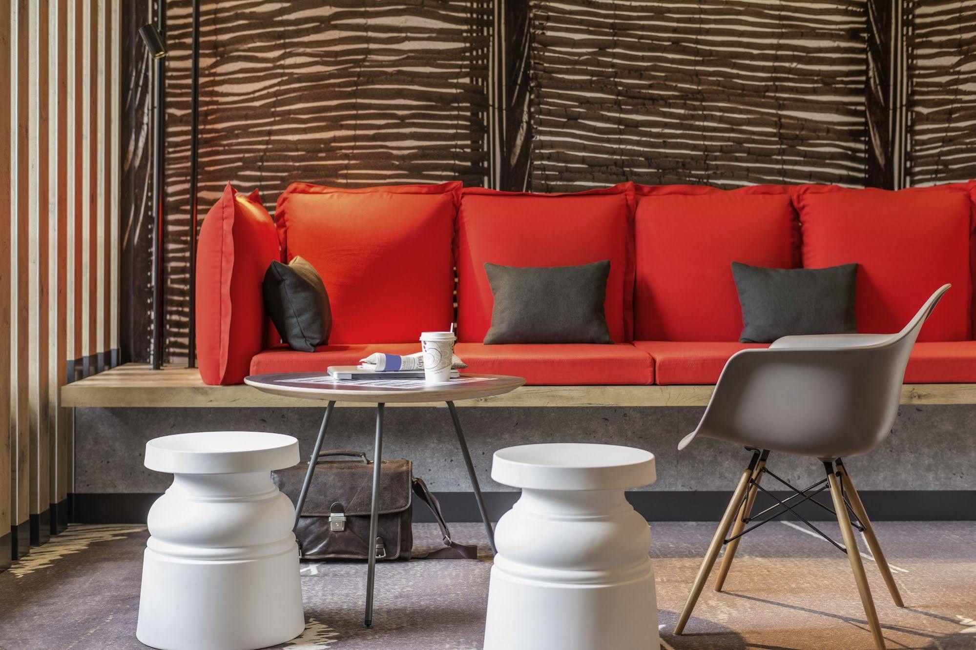 Hotel Ibis Nantes Centre Tour Bretagne Zewnętrze zdjęcie